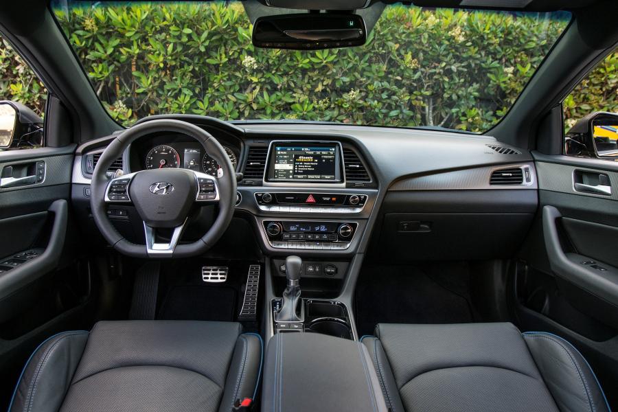 Торпедо Hyundai Sonata 2.0T 2017 года  (NA) (фото 22 из 40)